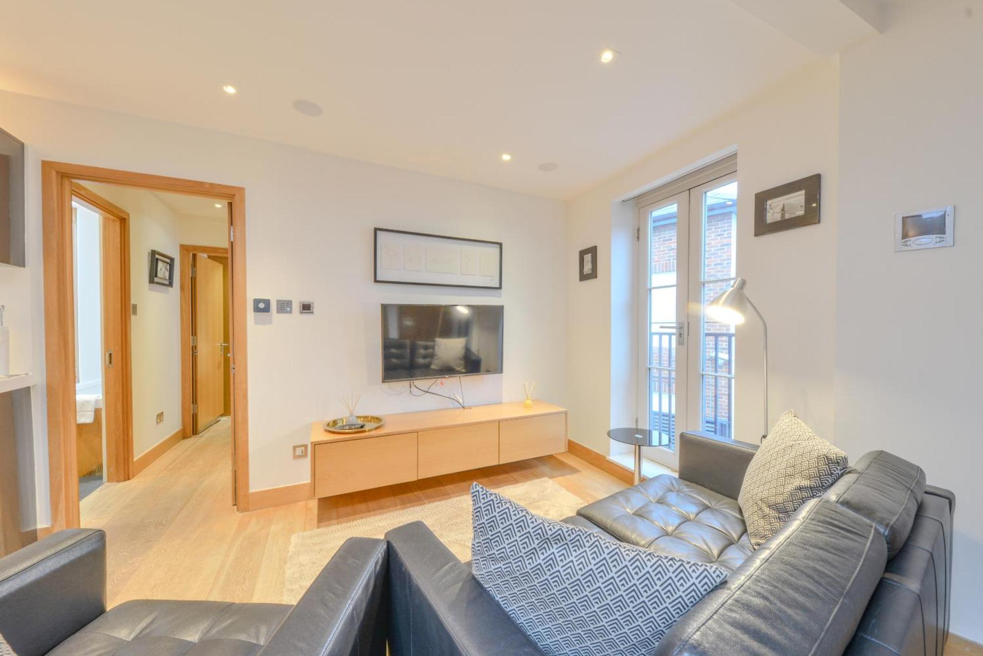Central Two Bedroom Apartments St Albans By Central Stays Short Lets & Serviced Accommodation With Free Parking Номер фото