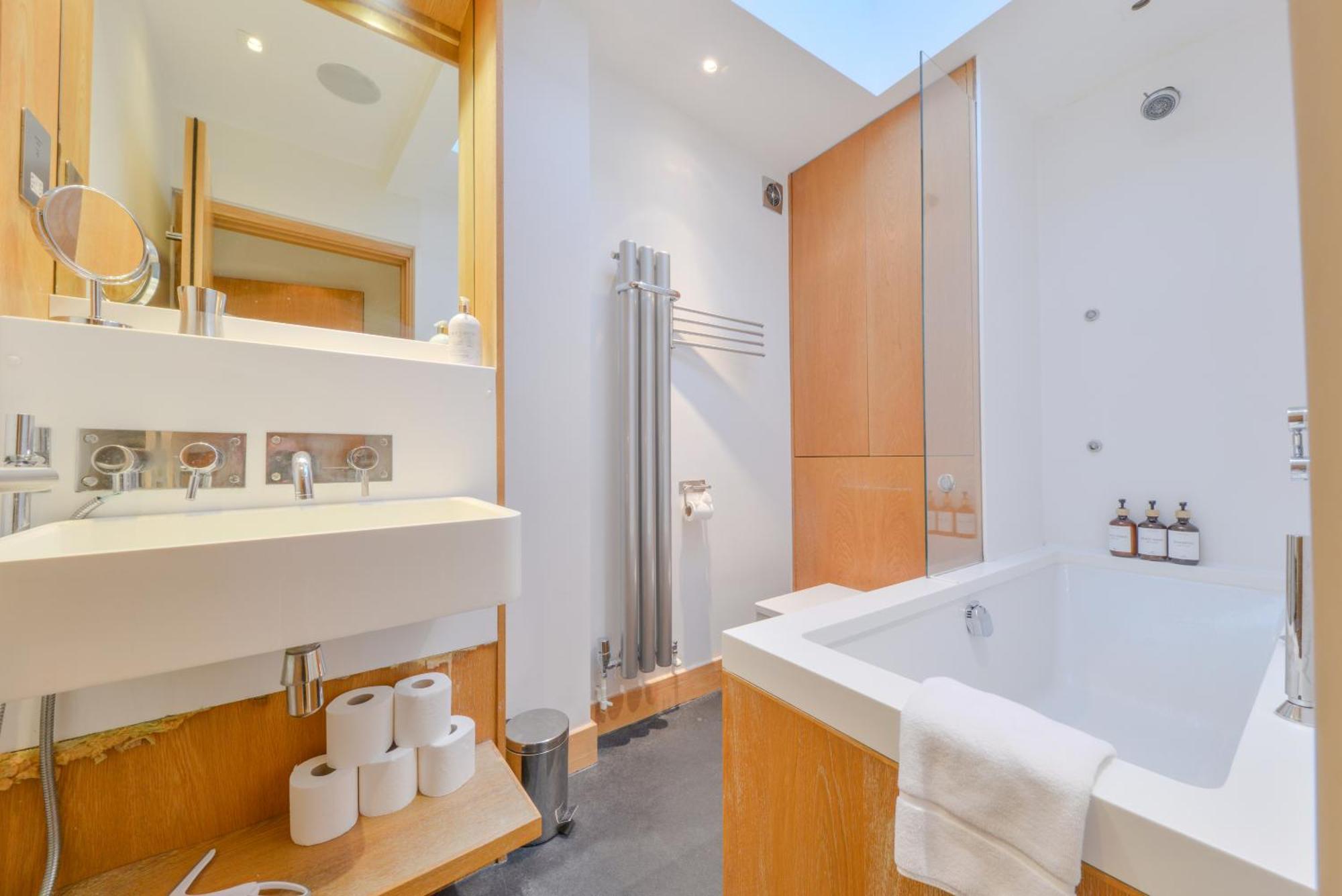 Central Two Bedroom Apartments St Albans By Central Stays Short Lets & Serviced Accommodation With Free Parking Екстер'єр фото